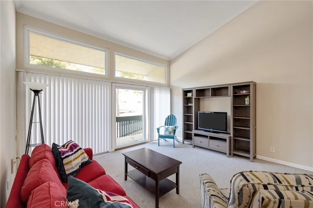 603 S Prospect Avenue 305, Redondo Beach, California 90277 home-pic-0